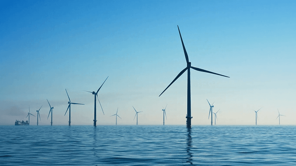 Megújulók éjjel-nappal: egy jelentés szerint a zöld energia árban kihívja a fossziliseket