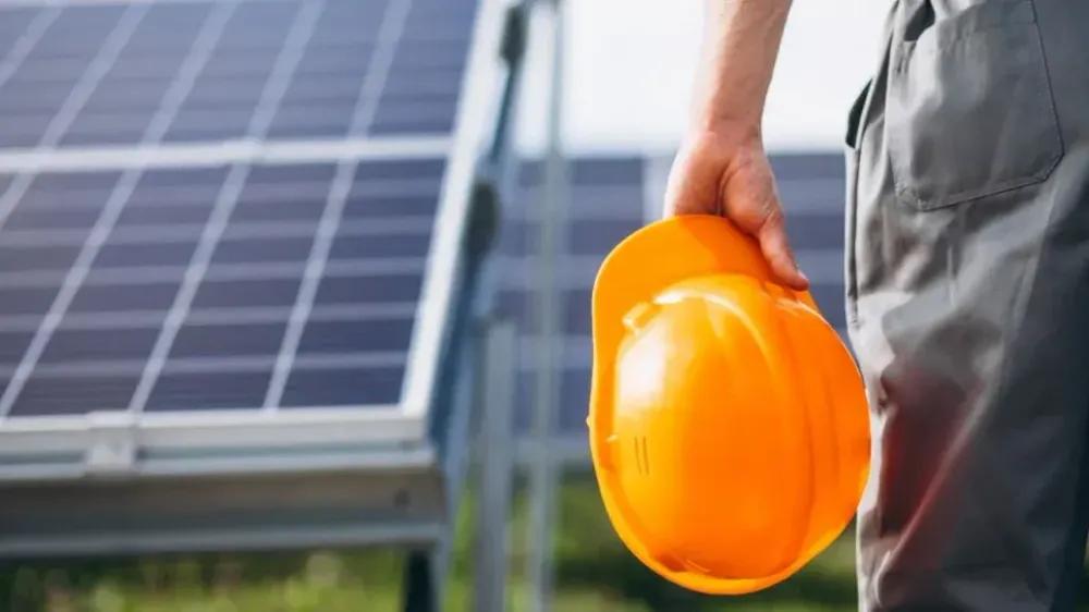Trónfosztás az energetikában: a napenergia győzelme